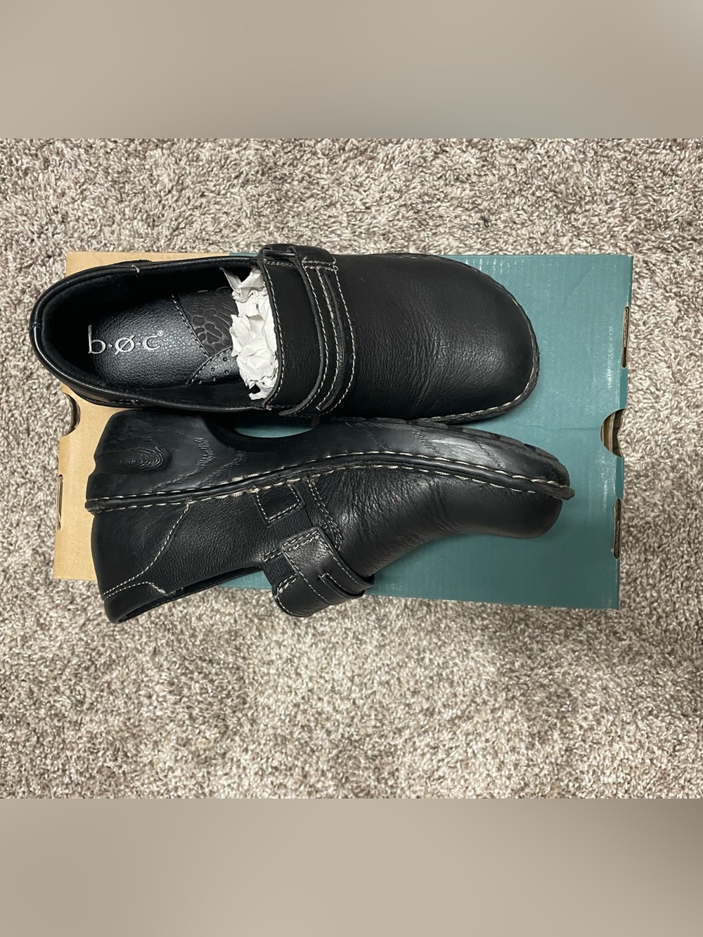 b.o.c. Women’s Black Leather Hook-and-Loop Dress Shoes